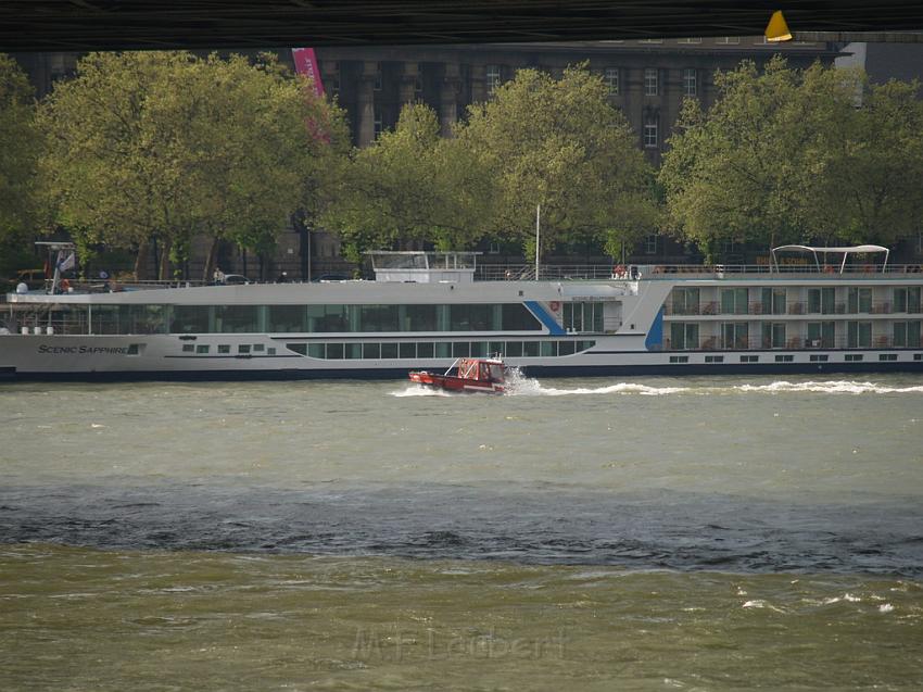 Uebungsfahrt Loeschboot und Ursula P63.JPG